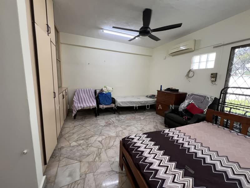 Rumah Banglo untuk Dijual di Seksyen 4 (Shah Alam) - Victor Huang - Bedroom - PropertyGuru.com.my