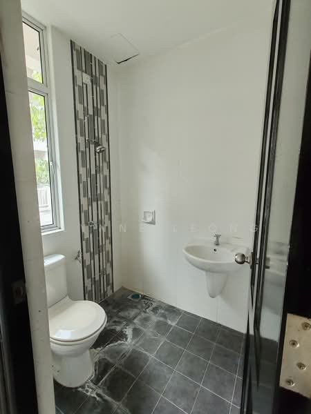 Townhouse for Sale in Jelutong (Penang) - Elynne Leong - Bathroom - PropertyGuru.com.my
