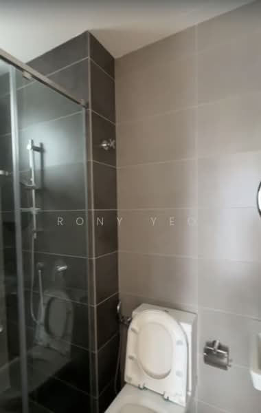 Servis Apartment untuk Disewa di Sunway Belfield - Rony Yeo - Bathroom - PropertyGuru.com.my