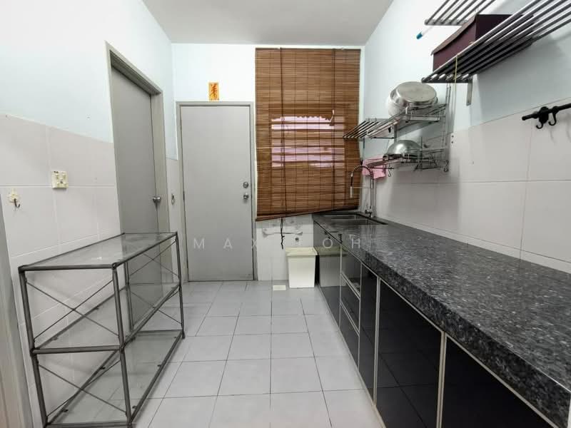 2-storey Terraced House for Sale in Taman Nusa Idaman (Iskandar Puteri (Nusajaya)) - Max Loh - Kitchen - PropertyGuru.com.my