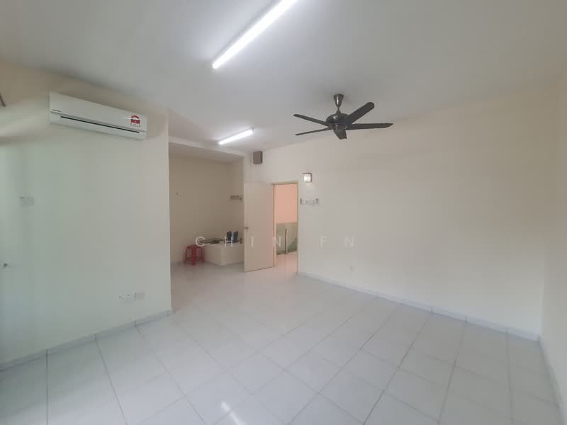 Rumah Teres untuk Dijual di Taman Muzaffar Heights (Bukit Katil) - CHIN FN - Living Room - PropertyGuru.com.my