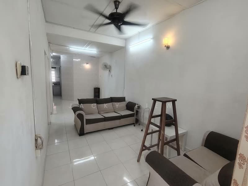 1-storey Terraced House for Rent in Ipoh (Perak) - Jacky Liew - Living Room - PropertyGuru.com.my