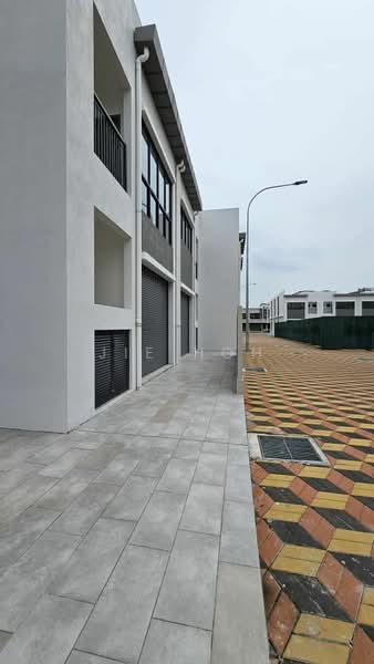 Shop for Rent in Bandar Rimbayu (Telok Panglima Garang) - Jie Hoh - Exterior - PropertyGuru.com.my