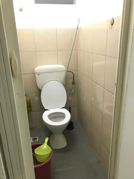 Condominium for Sale at Ara Green - Freddy Tan - Bathroom - PropertyGuru.com.my