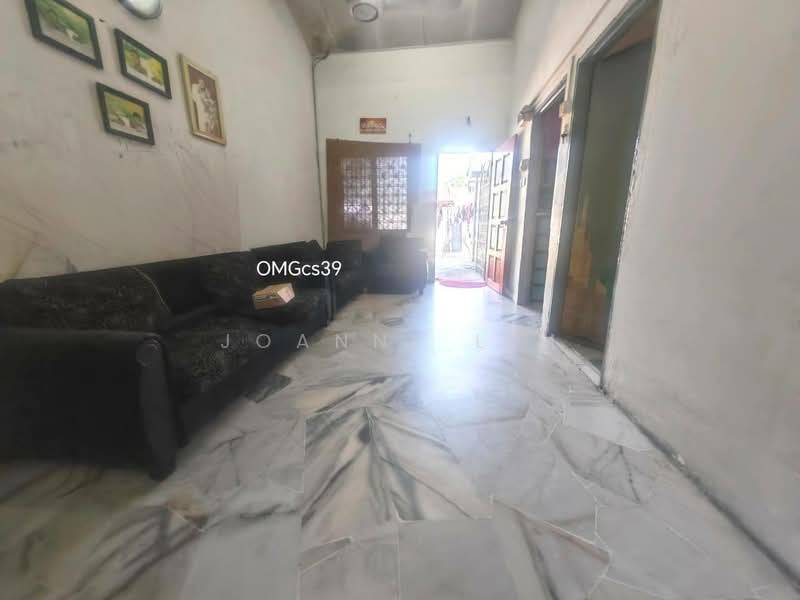 1-storey Terraced House for Sale in Klang (Selangor) - Joanne Lim - Living Room - PropertyGuru.com.my