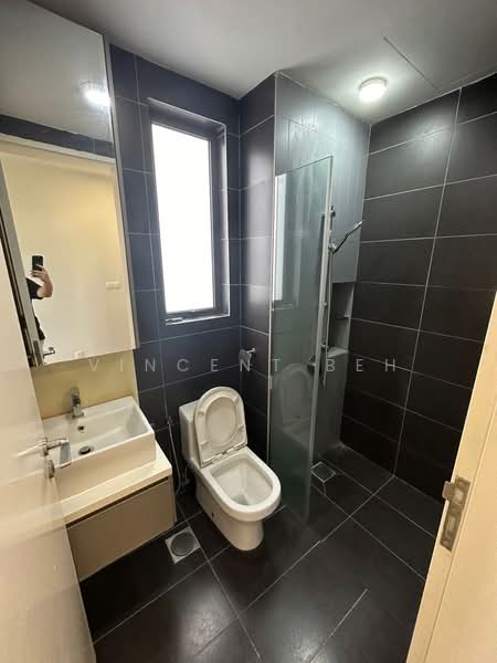 Servis Apartment untuk Dijual di Petalz Residences - Vincent Beh - Bathroom - PropertyGuru.com.my