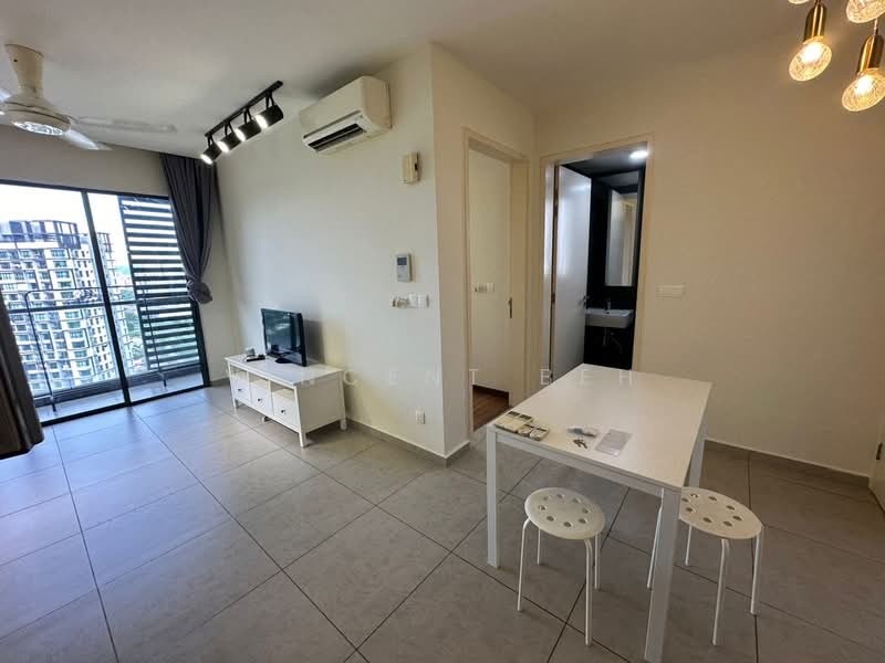 Servis Apartment untuk Dijual di Petalz Residences - Vincent Beh - Living Room - PropertyGuru.com.my