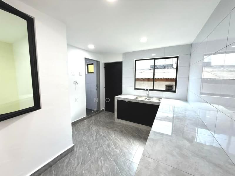 Rumah Teres 2 Tingkat untuk Dijual di Taman Damai Jaya (Skudai) - Kino Jaw - Kitchen - PropertyGuru.com.my
