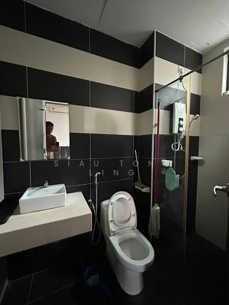 Service Residence for Rent at D'Secret Garden (Pangsapuri Kempas Indah) - Siau Tong Ling - Bathroom - PropertyGuru.com.my