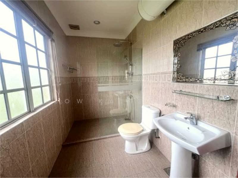 Bungalow for Rent in Seksyen 6 (Petaling Jaya) - Low Kai Seng - Bathroom - PropertyGuru.com.my
