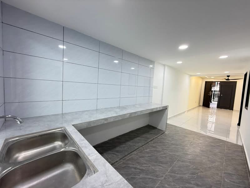 Rumah Teres 2 Tingkat untuk Dijual di Taman Damai Jaya (Skudai) - Kino Jaw - Kitchen - PropertyGuru.com.my