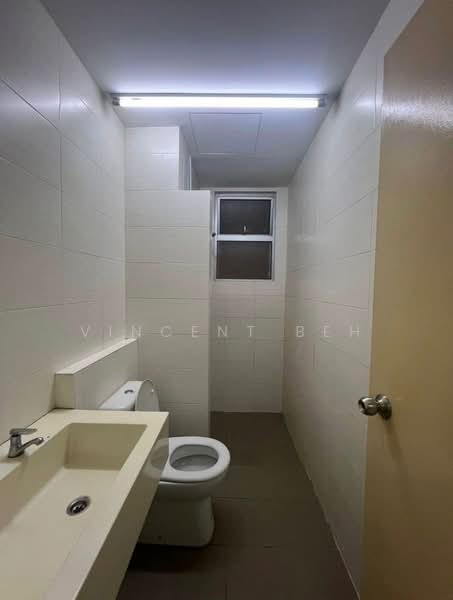 Kondominium untuk Dijual di Platinum Lake PV 20 - Vincent Beh - Bathroom - PropertyGuru.com.my