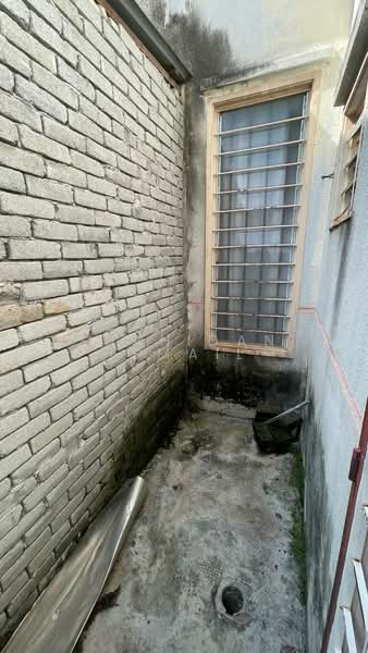 Rumah Teres 1 Tingkat untuk Dijual di Bandar Mahkota Banting (Tanjong Duabelas) - Shahidan Ismail - Exterior - PropertyGuru.com.my