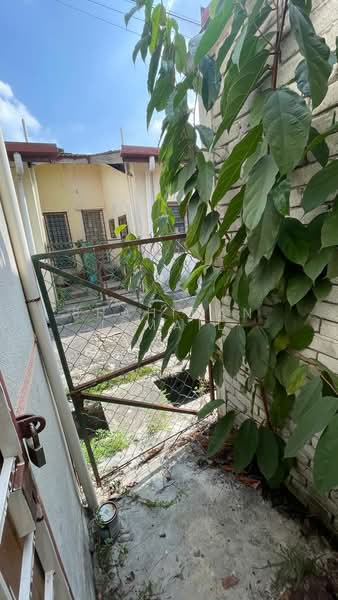 Rumah Teres 1 Tingkat untuk Dijual di Bandar Mahkota Banting (Tanjong Duabelas) - Shahidan Ismail - Exterior - PropertyGuru.com.my