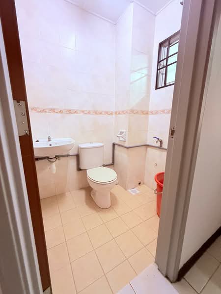Rumah Teres 2 Tingkat untuk Dijual di Taman Usahawan (Kepong) - Leo Ng - Bathroom - PropertyGuru.com.my