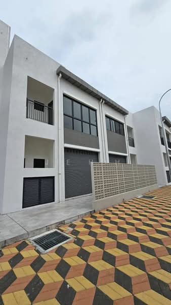 Shop for Rent in Bandar Rimbayu (Telok Panglima Garang) - Jie Hoh - Exterior - PropertyGuru.com.my