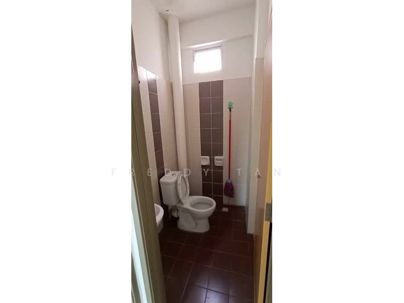 Apartment for Sale at Idaman Lavender 2 - Freddy Tan - Bathroom - PropertyGuru.com.my