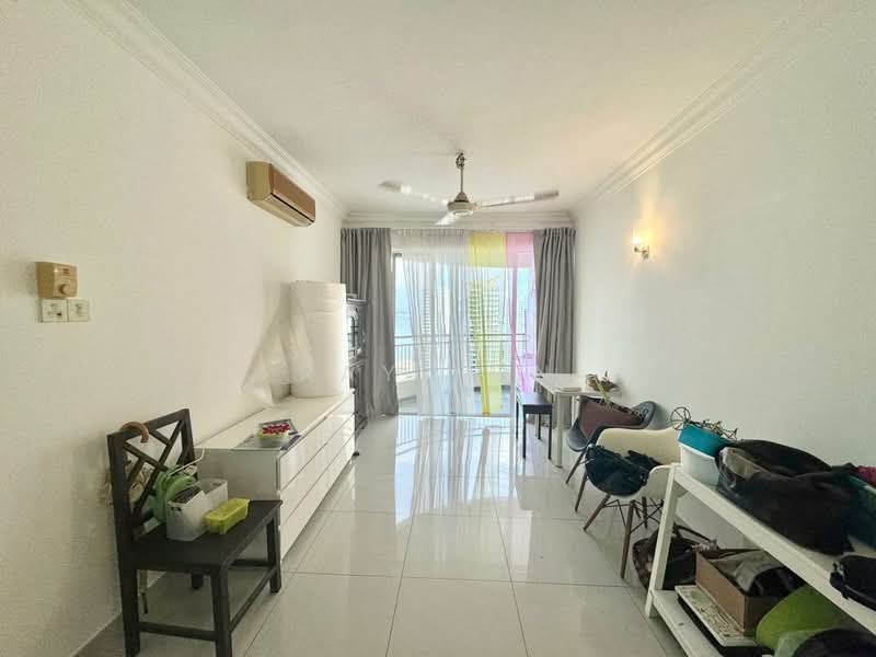Kondominium untuk Disewa di Gurney Park Condominium - Ray Fun - Living Room - PropertyGuru.com.my