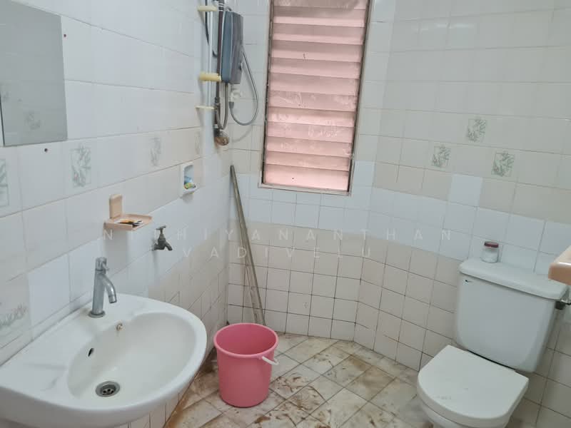 Condominium for Sale at Le Chateau - Nithiyananthan Vadivelu - Bathroom - PropertyGuru.com.my
