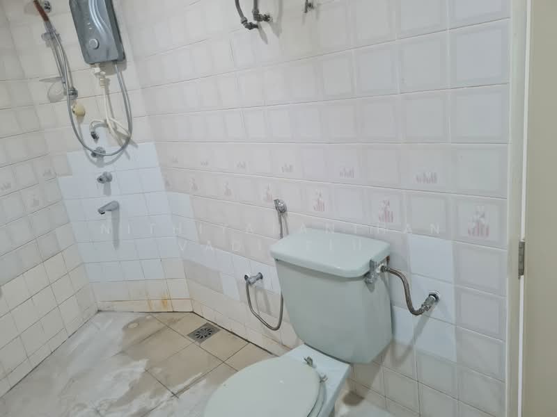 Condominium for Sale at Le Chateau - Nithiyananthan Vadivelu - Bathroom - PropertyGuru.com.my