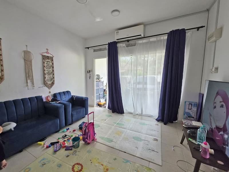 Rumah Berkembar untuk Dijual di Banting (Selangor) - Syima Ujud - Living Room - PropertyGuru.com.my