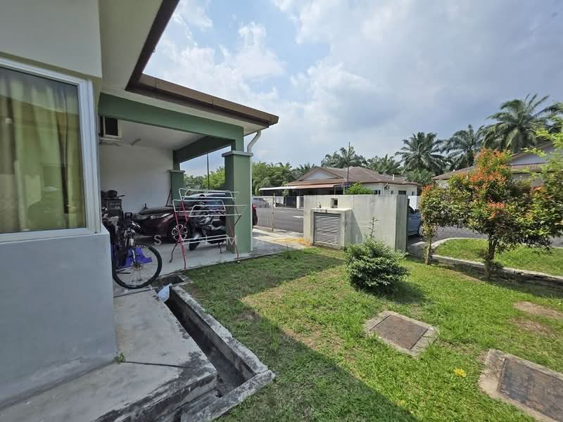 Rumah Berkembar untuk Dijual di Banting (Selangor) - Syima Ujud - Exterior - PropertyGuru.com.my
