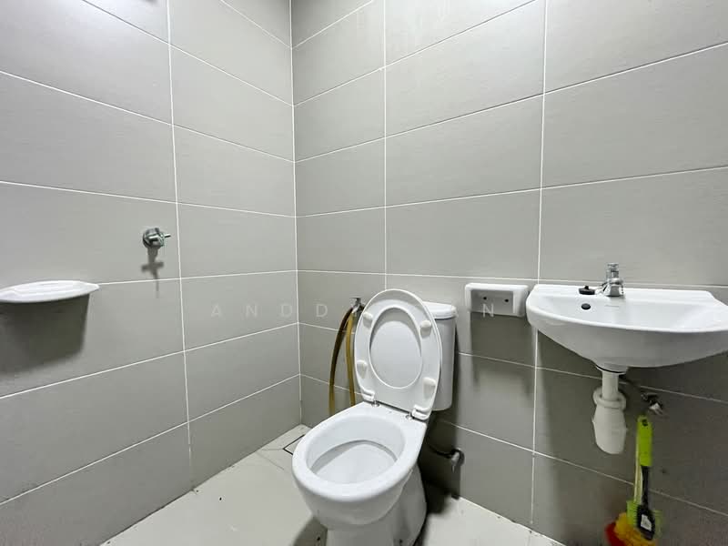 Cluster House for Sale in Bandar Bestari (Klang) - Anddy Gan - Bathroom - PropertyGuru.com.my