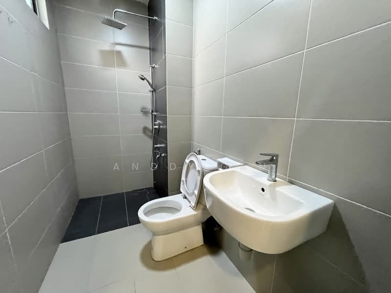 Cluster House for Sale in Bandar Bestari (Klang) - Anddy Gan - Bathroom - PropertyGuru.com.my