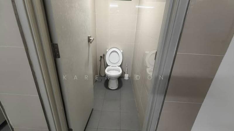 Shop / Office untuk Disewa di Seksyen U1 (Glenmarie) - Karen Yoon - Bathroom - PropertyGuru.com.my