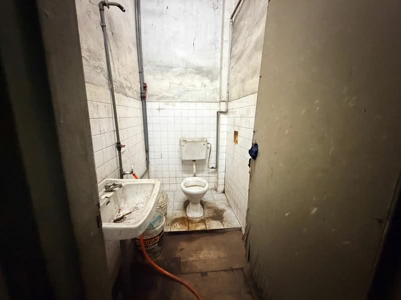 Kilang untuk Dijual di Johor Bahru (Johor) - Jaz Lee - Bathroom - PropertyGuru.com.my