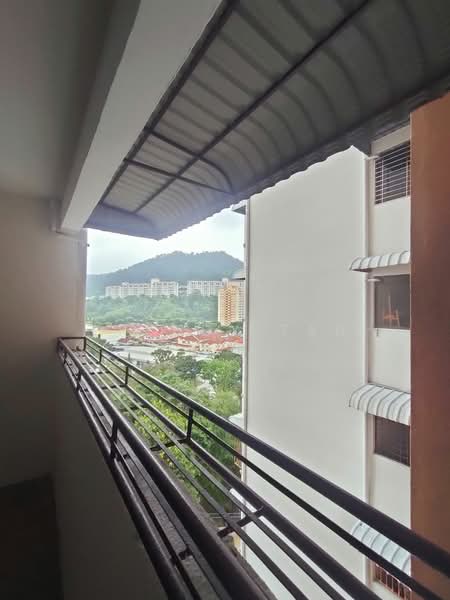 Pangsapuri untuk Dijual di Pearl Garden - Freddy Tan - Exterior - PropertyGuru.com.my