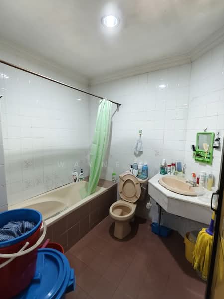 Rumah Teres 2 Tingkat untuk Dijual di Taman Molek (Johor Bahru) - Wayne Ng - Bathroom - PropertyGuru.com.my