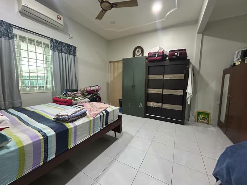 1-storey Terraced House for Sale in Taman Pasir Puteh (Ipoh) - Sam Lam - Bedroom - PropertyGuru.com.my