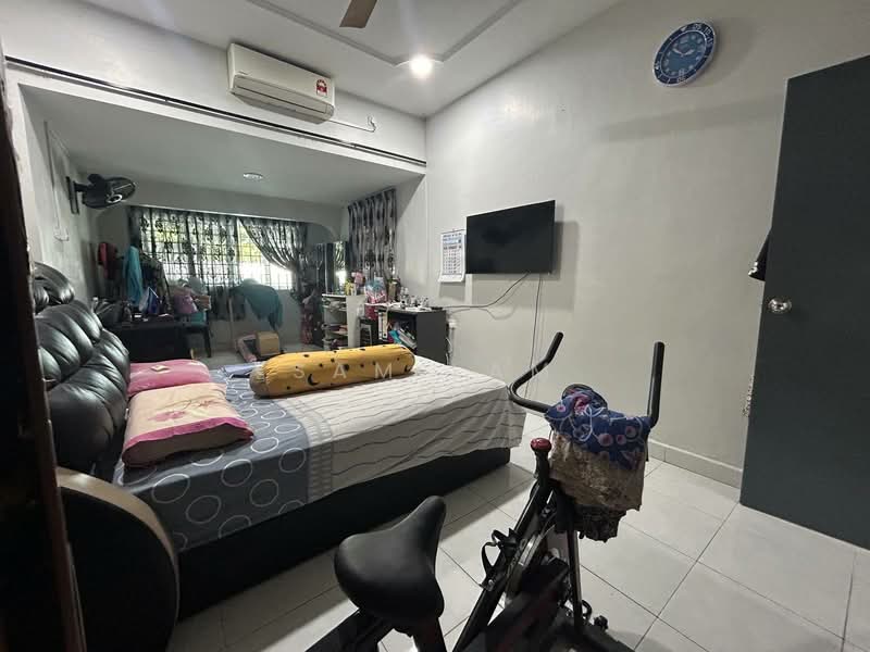 1-storey Terraced House for Sale in Taman Pasir Puteh (Ipoh) - Sam Lam - Bedroom - PropertyGuru.com.my