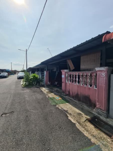 1-storey Terraced House for Sale in Taman Guar Perahu (Kubang Semang) - Sunny Lok - Exterior - PropertyGuru.com.my