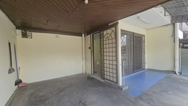 Rumah Teres 2 Tingkat untuk Dijual di Seksyen 4 (Bangi) - Tina Abas - Entrance - PropertyGuru.com.my