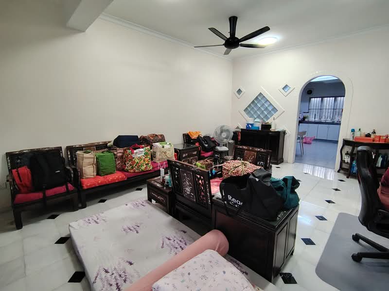 2-storey Terraced House for Sale in Kepong Baru (Kepong) - Kim Chia - Living Room - PropertyGuru.com.my