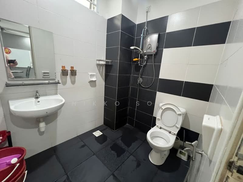 Apartment for Sale at The Twin Residences - Nikko Soh - Bathroom - PropertyGuru.com.my
