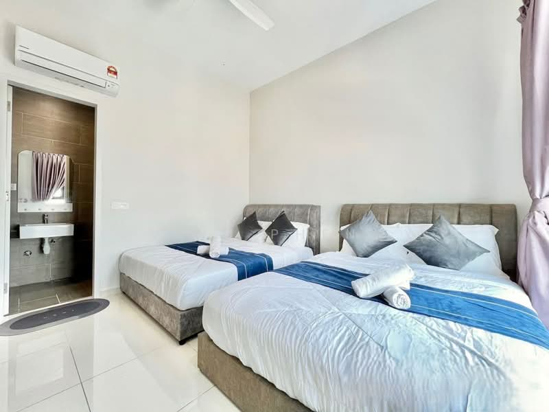 Servis Apartment untuk Dijual di Ong Kim Wee Residence - Vinc Pheng - Bedroom - PropertyGuru.com.my