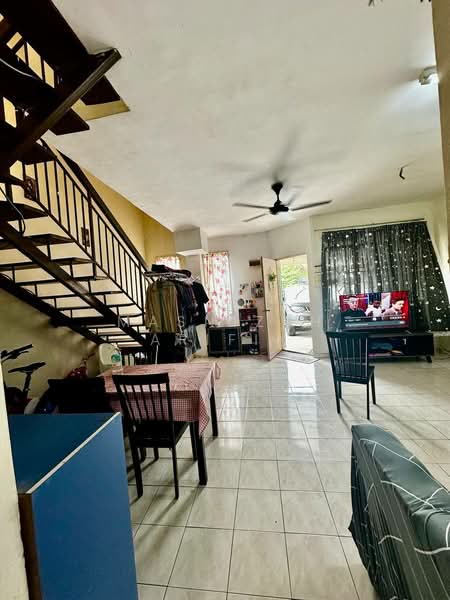 2-storey Terraced House for Sale in Jenjarom (Selangor) - Masnizah Arifin - Living Room - PropertyGuru.com.my