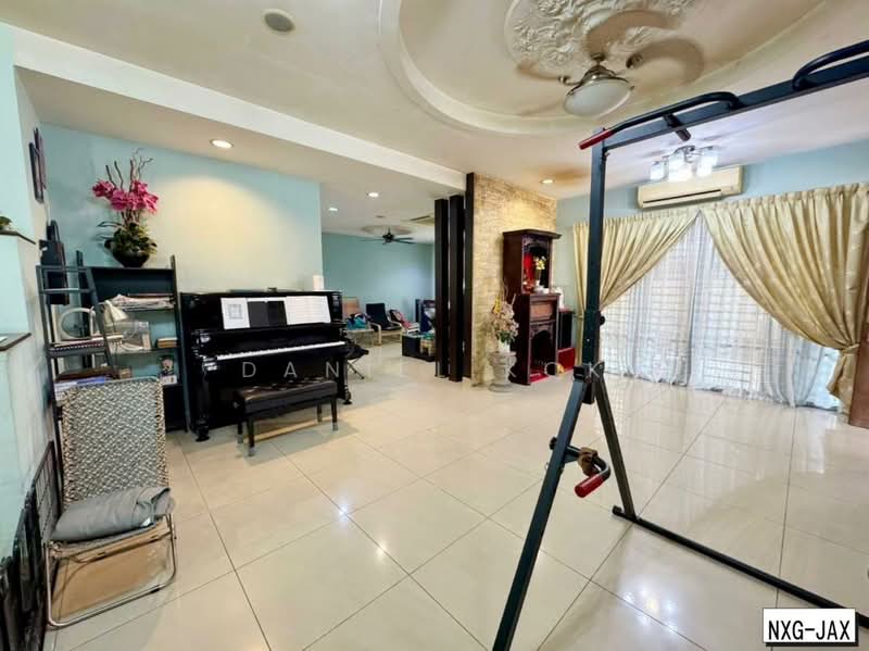Rumah Berkembar untuk Dijual di Bandar Bukit Tinggi (Klang) - Daniel Kok - Living Room - PropertyGuru.com.my