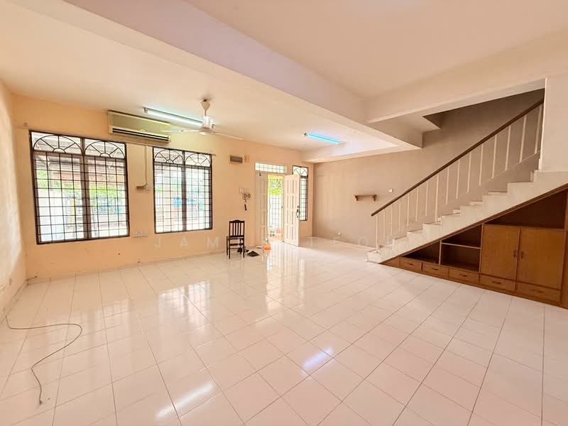 2-storey Terraced House for Sale in Bandar Bukit Tinggi 2 (Klang) - James Teoh - Living Room - PropertyGuru.com.my