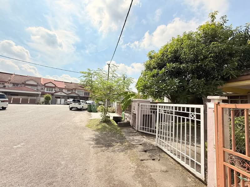 2-storey Terraced House for Sale in Bandar Bukit Tinggi 2 (Klang) - James Teoh - Exterior - PropertyGuru.com.my