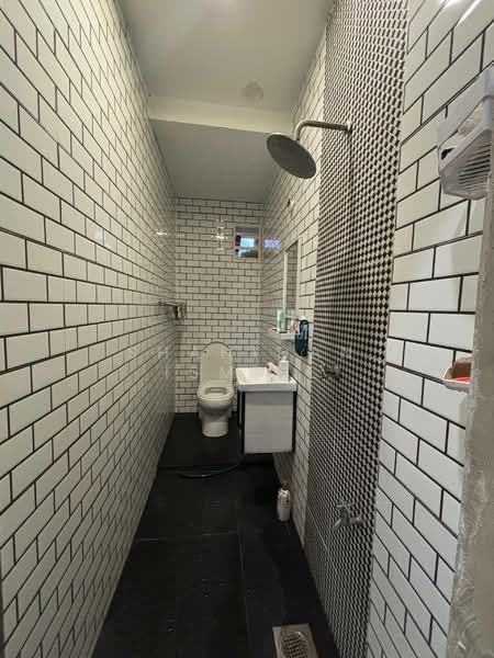 Rumah Teres 1 Tingkat untuk Dijual di Taman Bertam Indah (Kepala Batas) - Shahidan Ismail - Bathroom - PropertyGuru.com.my