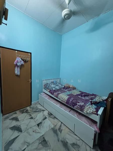 Rumah Teres 1 Tingkat untuk Dijual di Taman Bertam Indah (Kepala Batas) - Shahidan Ismail - Bedroom - PropertyGuru.com.my