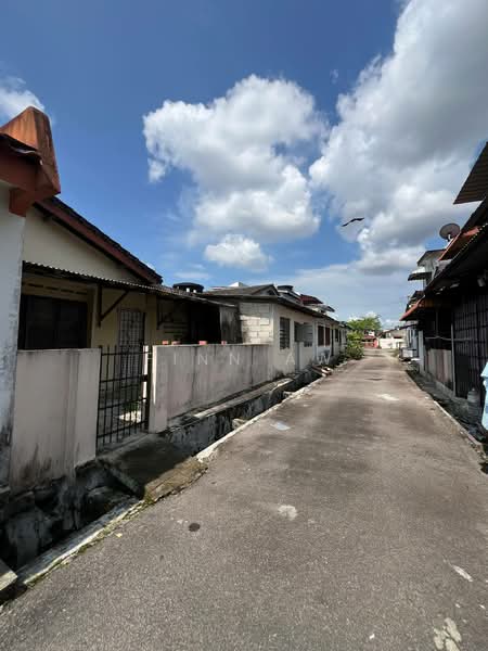 1-storey Terraced House for Sale in Taman Sri Skudai (Skudai) - Finn Aw - Exterior - PropertyGuru.com.my