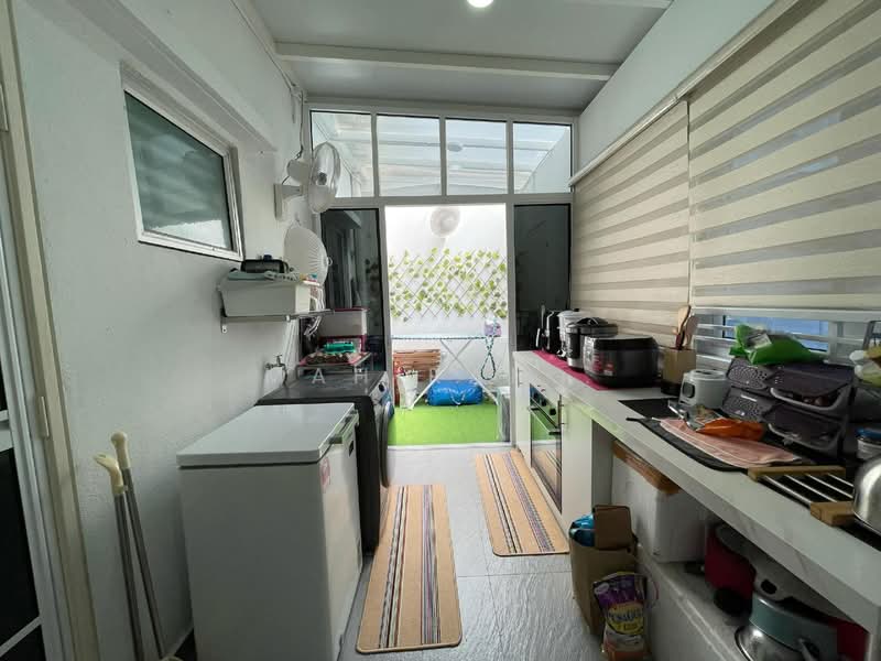 2-storey Terraced House for Sale in Dengkil (Selangor) - Mahirah . - Kitchen - PropertyGuru.com.my