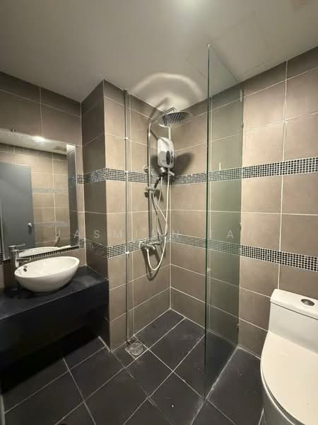 Service Residence for Rent at D'Latour - Jasminn Tan - Bathroom - PropertyGuru.com.my