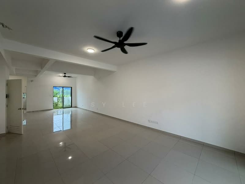 Rumah Teres 2 Tingkat untuk Disewa di Dengkil (Selangor) - SY Lee - Living Room - PropertyGuru.com.my