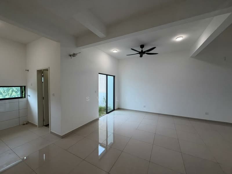 Rumah Teres 2 Tingkat untuk Disewa di Dengkil (Selangor) - SY Lee - Living Room - PropertyGuru.com.my